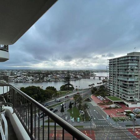 Alexander Holiday Apartments Gold Coast Eksteriør billede