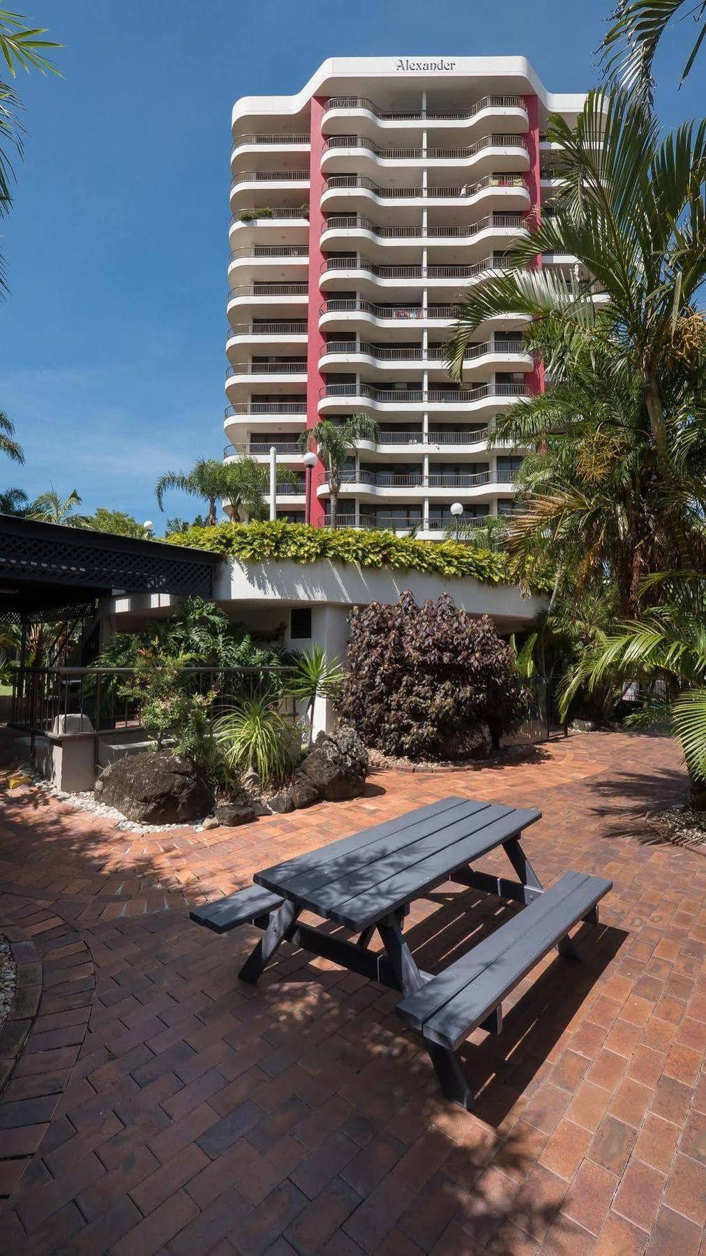 Alexander Holiday Apartments Gold Coast Eksteriør billede